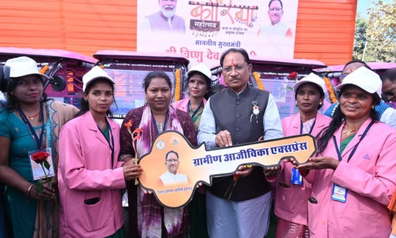 Korea Festival presents public welfare gifts, from Ujjwala connections to pink e-rickshaws, distribution of benefits