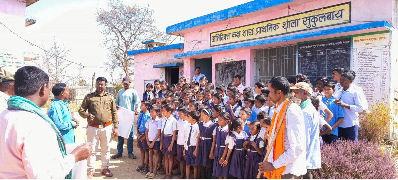 The Forest Department took a strict action in Barnawapara and administered a conservation oath to the villagers.