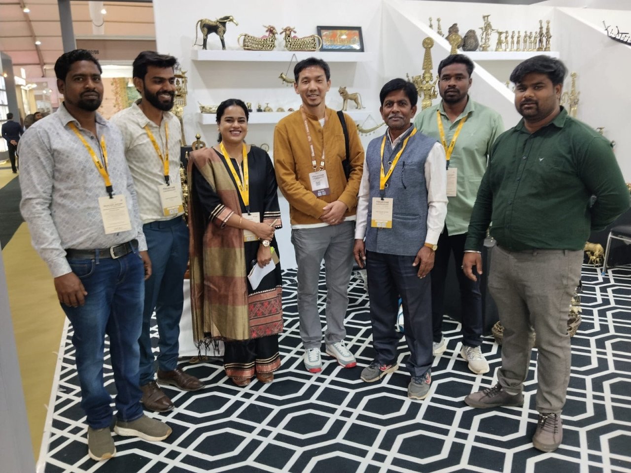 Chhattisgarh craftsmen shine at Delhi International Fair, foreign buyers place big orders