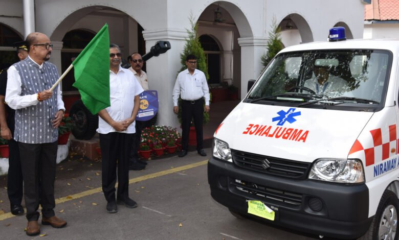 The Governor donated an ambulance through voluntary donation, providing major relief to the health institute of Raipur.