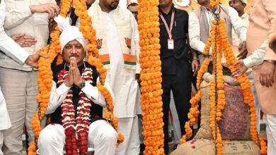 Photo of धान से तौलकर हुआ सम्मान, होली से पहले किसानों के खातों में जाएंगे 10 हजार करोड़ रुपए