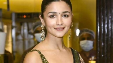 Photo of हिंदी बोलकर विदेशी मंच पर छाईं आलिया भट्ट, सोशल मीडिया पर छिड़ी बहस – दिखावा या गर्व?