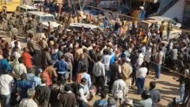 Photo of बलरामपुर में SDM पर मारपीट का आरोप, एक ग्रामीण की मौत के बाद उबाल — अधिकारियों पर FIR, इलाके में तनाव