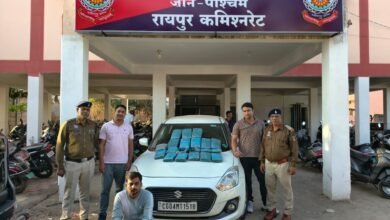 Photo of रायपुर पुलिस का नशे पर बड़ा प्रहार, 20 किलो से ज्यादा गांजा जब्त, अंतरराज्यीय तस्कर गिरफ्तार