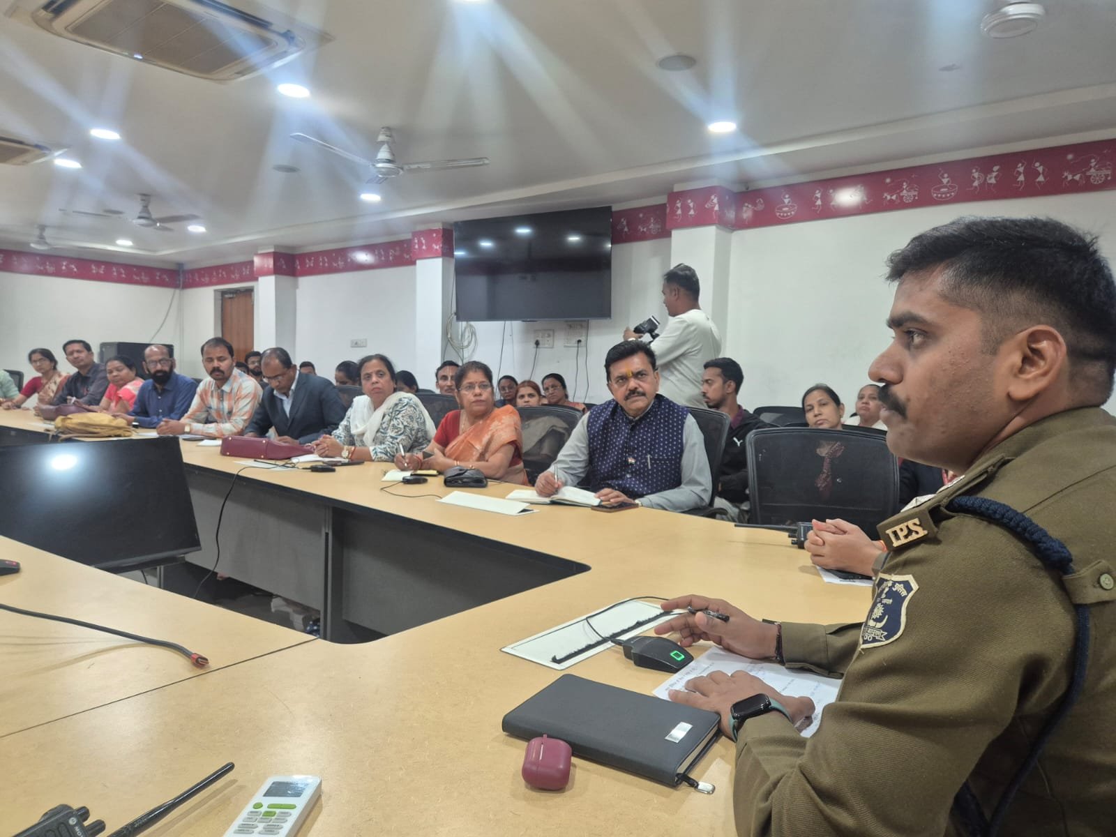 Raipur tightens school safety: DCP forms action plan with principals