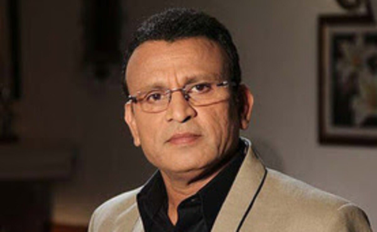 At 70, Anu Kapoor surprises everyone with his directorial debut in 'Triple A'!