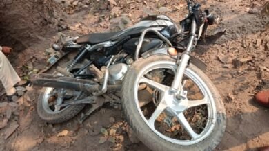 Photo of रायगढ़ में सड़क हादसा भयावह: खाई में पिकअप गिरने से 2 की मौत, 3 गंभीर रूप से घायल