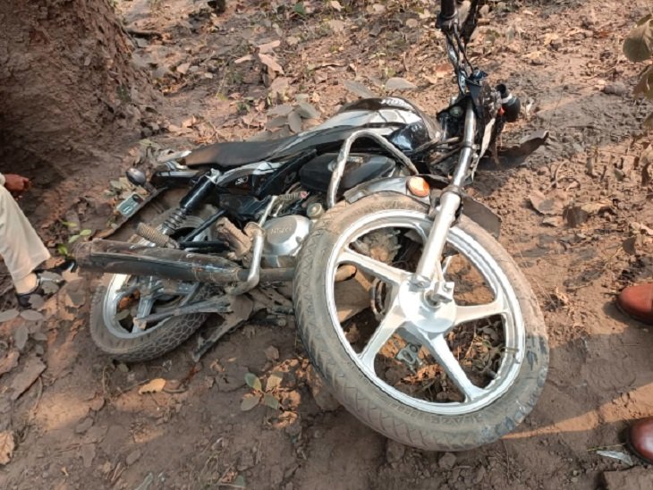 Horrific road accident in Raigarh: 2 killed, 3 seriously injured as pickup falls into ditch