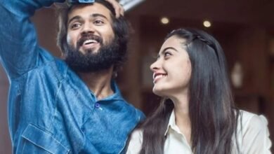 Photo of विजय देवरकोंडा-रश्मिका मंदाना की ‘रोमांटिक रस्मों’ से उठे विवाद की गर्म हवाएँ