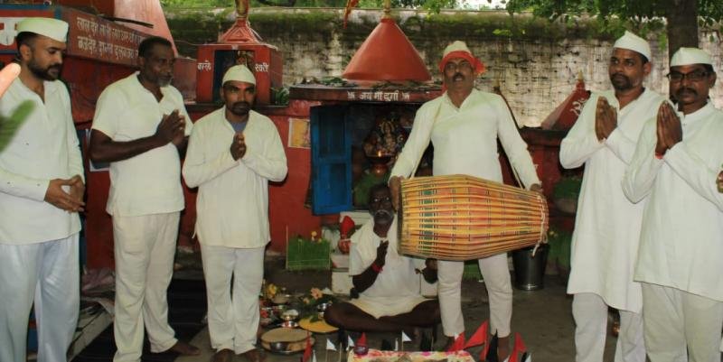Navratri celebrations in prisons raise questions about outside politics, with 2,397 prisoners observing fasts.