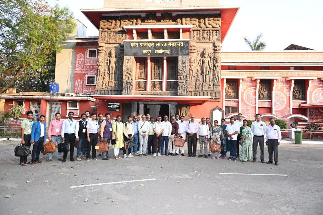 A three-day workshop on archaeological heritage conservation begins in Raipur; strong heritage associations will be formed at the district level.