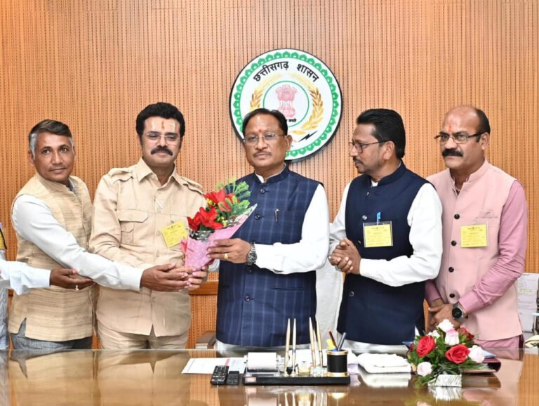 Jagdalpur delegation meets Chief Minister on approval of new barrage on Indravati river, expresses hope for solution of drinking water problem
