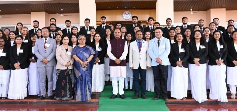 Trainee judges meet Chief Minister, discuss the crucial role of the judiciary in democracy