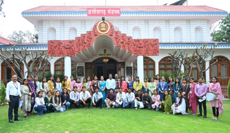 After reaching Lok Bhavan, the students got to know the real face of the administration.
