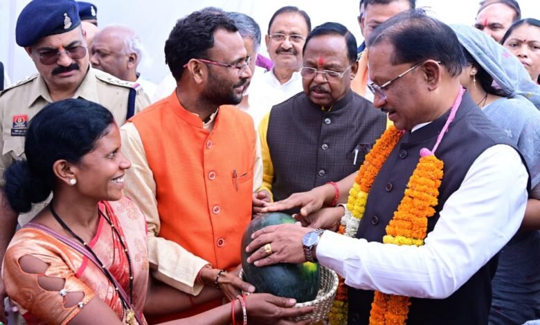 Oilseed Farmers Fair begins in Ambikapur, farmers get mantra of modern farming and increased income