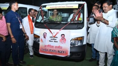 Photo of कबीरधाम में महिलाओं ने थामा स्टीयरिंग, ग्रामीण परिवहन में शुरू हुई नई क्रांति
