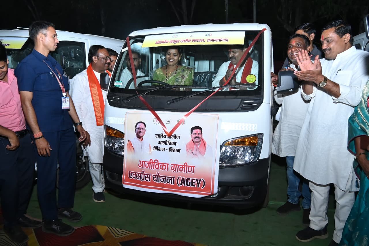Women take the helm in Kabirdham, a new revolution begins in rural transport
