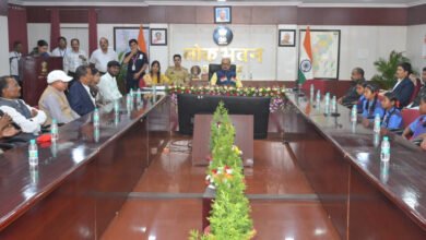 Photo of आदिवासी अंचल के होनहार बच्चों से राज्यपाल की मुलाकात, प्रतिभा को मिला सम्मान और प्रोत्साहन