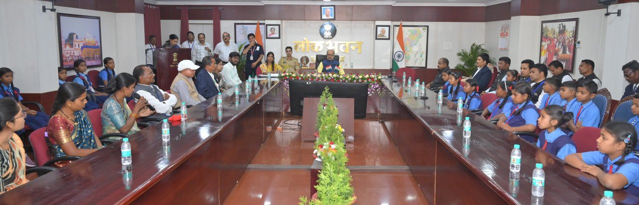 The Governor met the bright children of the tribal region, their talent was honored and encouraged.
