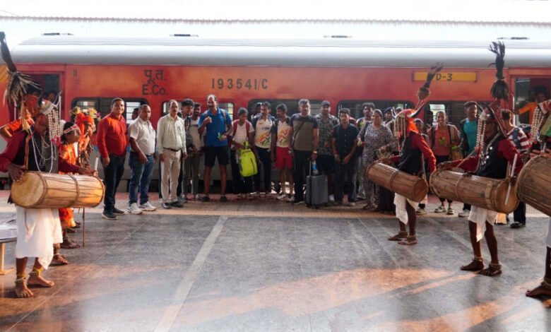 Tribal Games take off in Bastar: Athletes receive a grand welcome in Jagdalpur ahead of athletics competitions