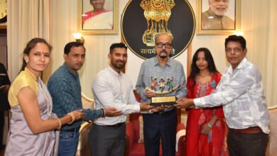 Photo of राज्यपाल से मिली ‘रेडियो संगवारी’ टीम, लोक संस्कृति को नई पीढ़ी तक पहुंचाने का मिशन