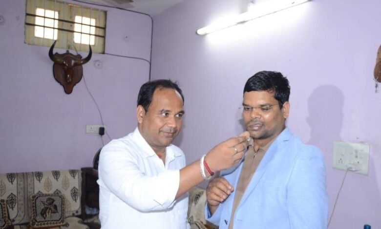 Defeated cancer 1 time, left 3 government jobs, Sanjay of Mahasamund got selected in UPSC