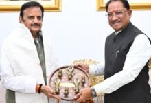 Photo of रायपुर में साय-शुक्ला की मुलाकात, रीवा-रायपुर हवाई सेवा से बढ़ेगा दोनों राज्यों का संपर्क