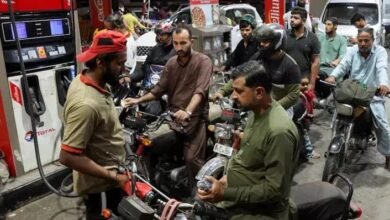 Photo of तेल संकट ने झुका दिया पाकिस्तान, परेड रद्द होने से मची वैश्विक हलचल