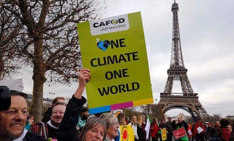 195 देशों का जलवायु समझौता: दुनिया बचाने की डील या सिर्फ कागजी वादा? 1 195-nation climate agreement: A deal to save the world or just a paper promise?