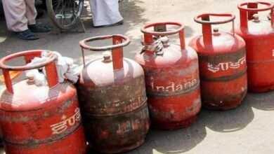 Photo of LPG सिलेंडर पर बड़ा झटका, 1 साल बाद अचानक बढ़े दाम से मचा हंगामा