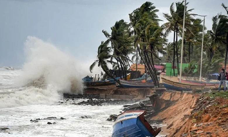 Weather creates panic in India, storm and hailstorm alert in many states