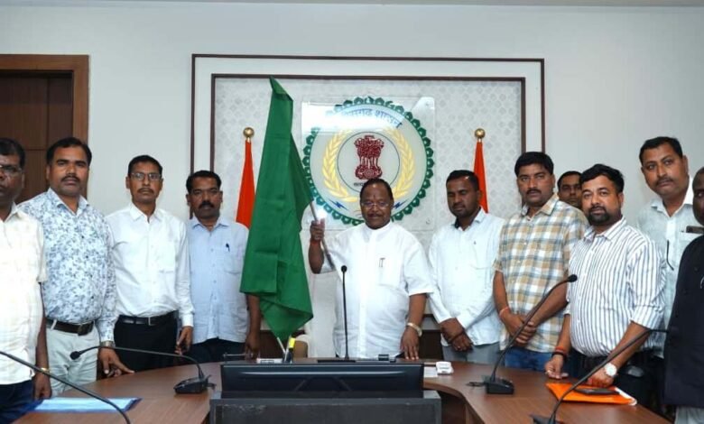 9 new ambulances gifted to Balrampur, now every village will get immediate health care