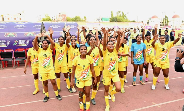 Chhattisgarh's daughters performed brilliantly, defeating Jharkhand to win gold in women's football.