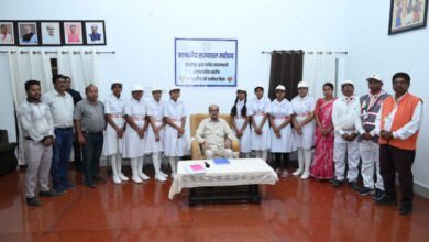 Photo of सरायपाली दौरे पर राज्यपाल रमेन डेका का भव्य स्वागत, रेडक्रॉस टीम से मुलाकात और पौधरोपण से दिया पर्यावरण संदेश