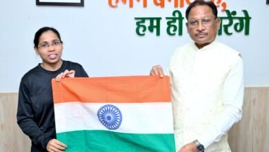 Photo of एवरेस्ट फतह के लिए तैयार छत्तीसगढ़ की बेटी अमिता श्रीवास, 9 अप्रैल को काठमांडू रवाना