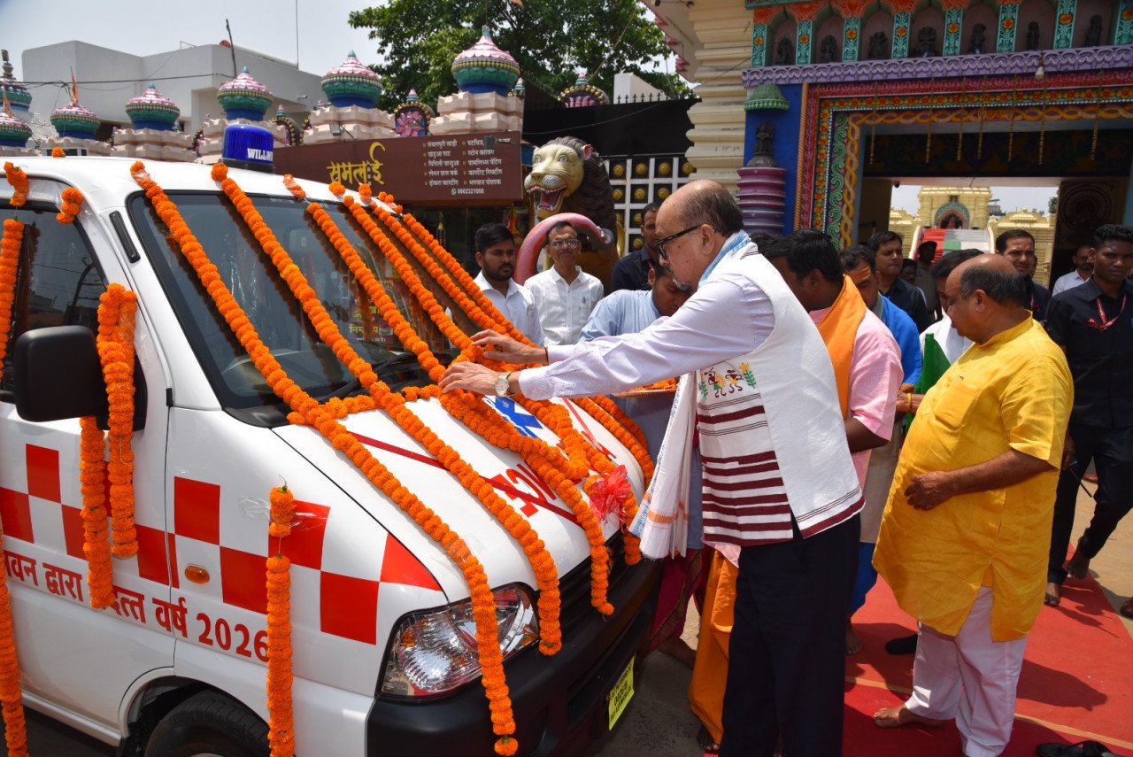 Governor gives ambulance to Jagannath Temple Trust, health services will get a boost