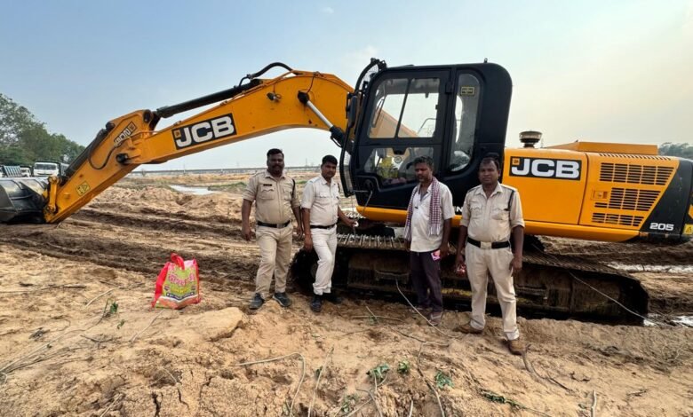 Major attack on illegal sand mafia in Kanker: 99 vehicles seized, lakhs recovered