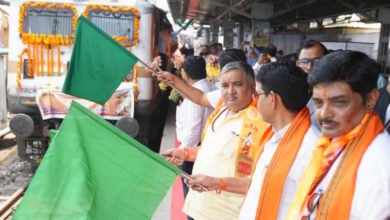 Photo of रामलला दर्शन के लिए 850 श्रद्धालु रवाना, जयघोष से गूंजा रायपुर रेलवे स्टेशन