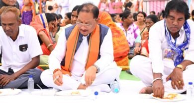 Photo of रायपुर में समरसता भोज: मुख्यमंत्री साय ने लोगों संग बैठकर खाया भोजन, दिया समानता का संदेश