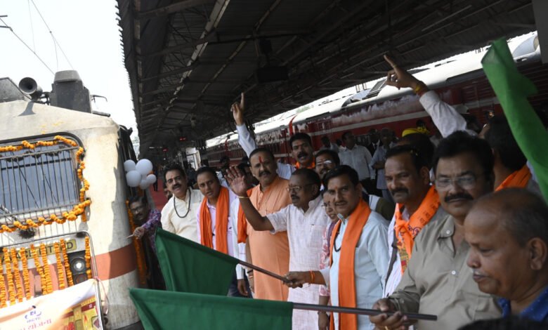 The doors of Ramlala Darshan are open for the poor and common people, a special train leaves from Bilaspur.