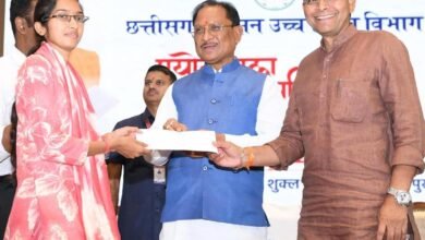 Photo of छत्तीसगढ़ में युवाओं को बड़ी सौगात: 430 प्रयोगशाला परिचारकों को मिली सरकारी नौकरी