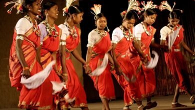 Photo of “मिटती विरासत को मिली नई ‘चिन्हारी’! लोक कलाकारों की किस्मत बदल रही सरकार की ये खास योजना”