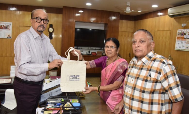 The campaign for a plastic-free city gained momentum; Shubhangi Apte changed perceptions by distributing 55,000 cloth bags.