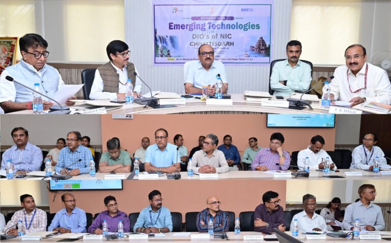 Emphasis on speedy delivery of benefits of schemes to common people through new IT technologies