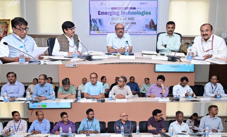 Emphasis on speedy delivery of benefits of schemes to common people through new IT technologies