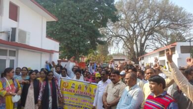 Photo of टीईटी पर बवाल सरकार पर धोखे का आरोप सड़कों पर उतरेंगे शिक्षक