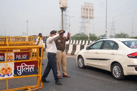 Delhi's Qutub Minar area becomes a no-entry zone in the evening, a major move by the traffic police.