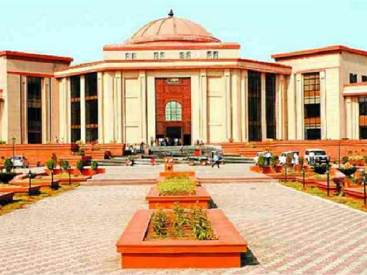 Is the controversial decision of the Chhattisgarh High Court greater than the law? Serious questions have been raised on morality.