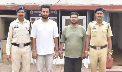 भिलाई में ‘हाई-टेक नशे’ का खुलासा: लैब में उगाए गांजे के साथ 2 युवक गिरफ्तार, पुलिस भी रह गई हैरान! 1 High-tech drug case uncovered in Bhilai: 2 youths arrested with lab-grown marijuana, police stunned!