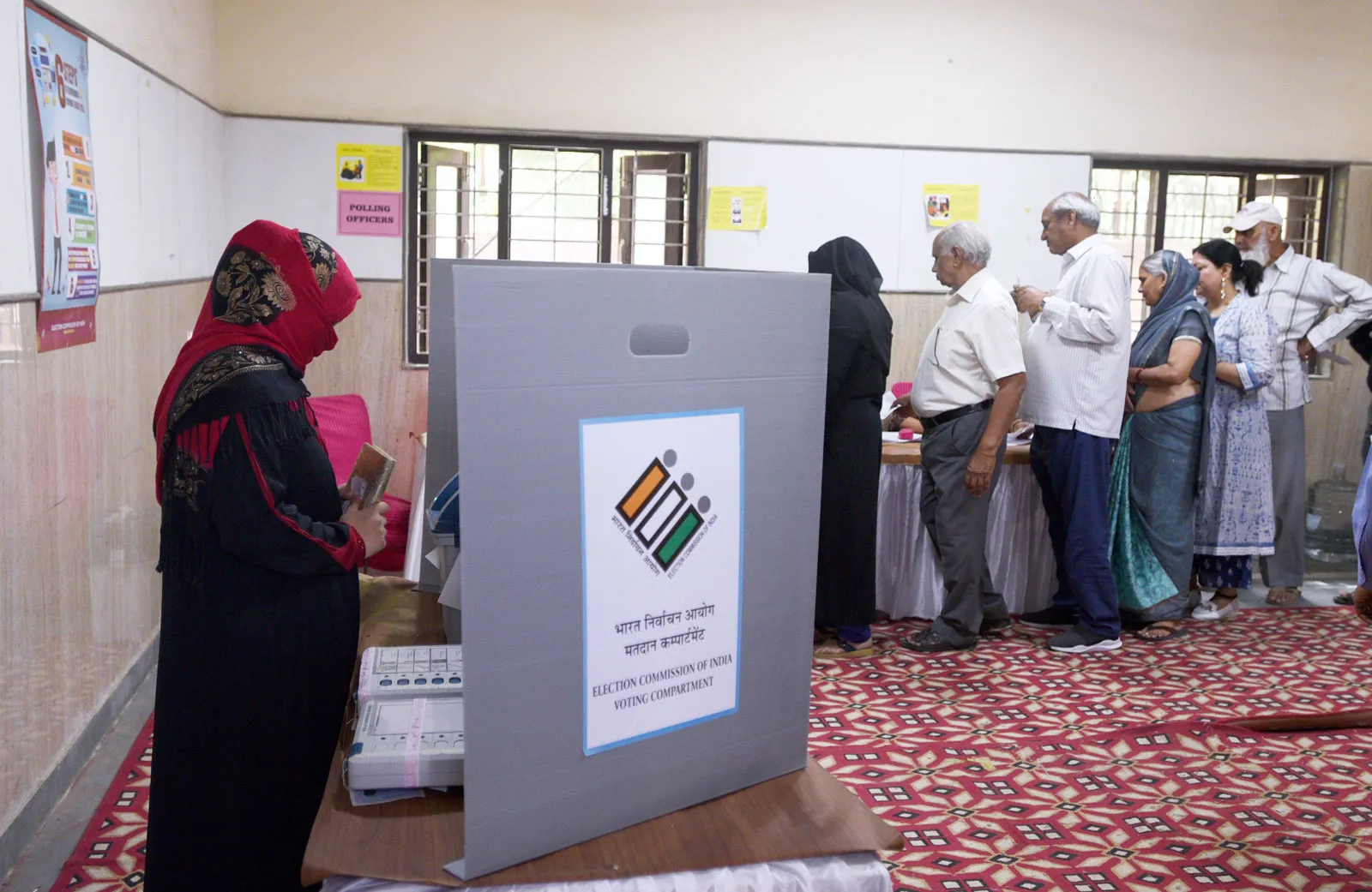 Crores in bribes in elections! EC's major action exposes political secrets